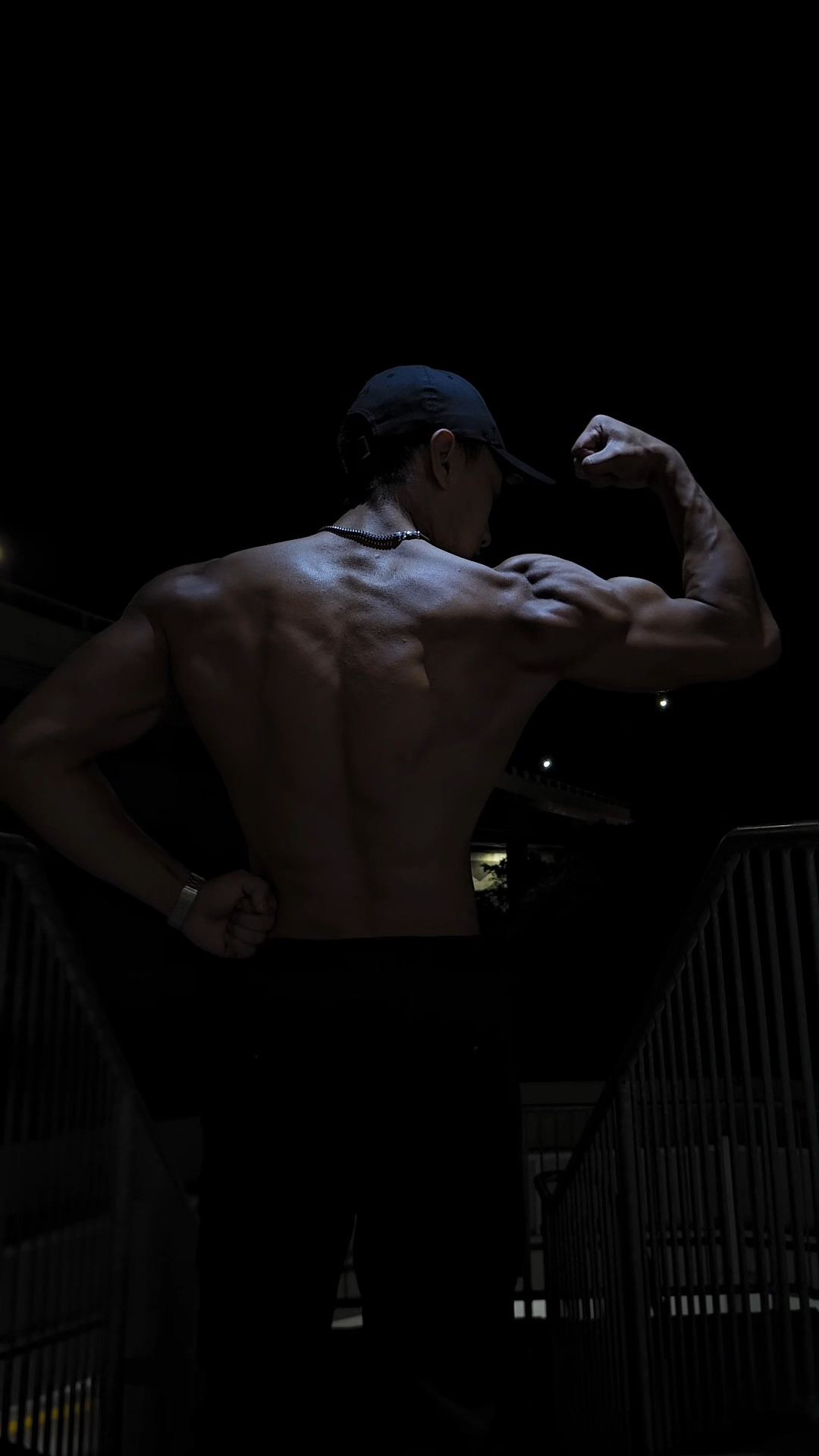 Shoulder pose